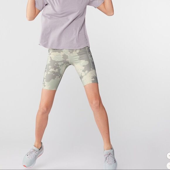 🆕 THE NORTH FACE Motivation High-Rise Pocket Shorts 9" Inseam NWT - Picture 4 of 5